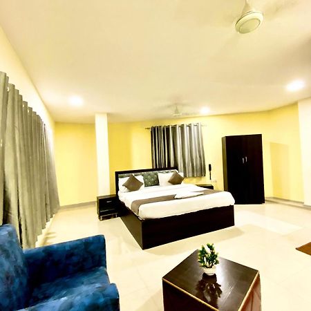 Hotel Sky Park Шамшабад Экстерьер фото